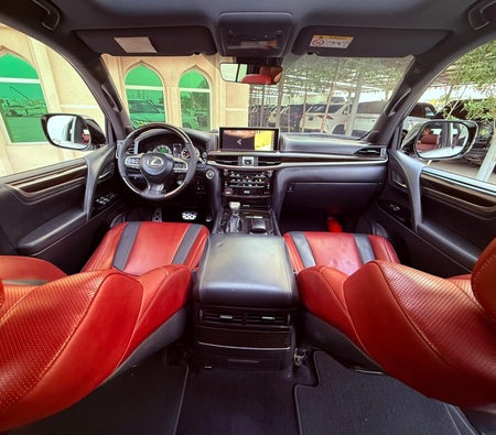 White Lexus LX570 Platinum 2018