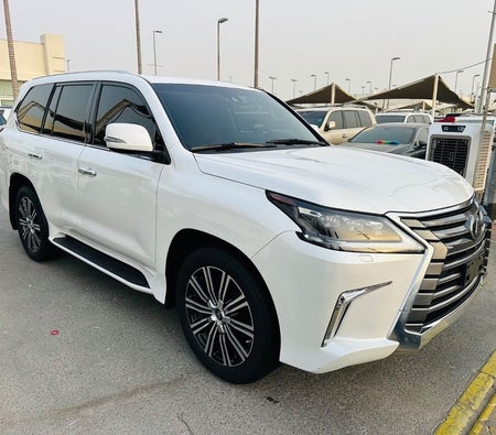 Lexus LX570 2020, photo 3 of 4