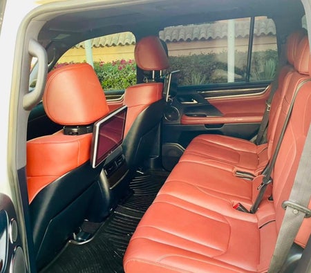 Lexus LX570 2021