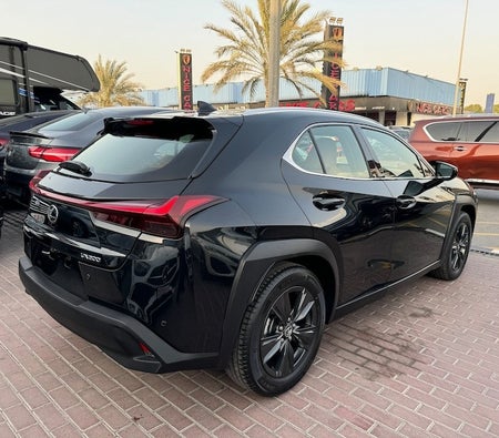 Siyah Lexus UX 200 Premier 2023