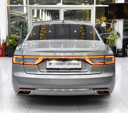 Silver Lincoln Continental Premiere 2020 Silver Lincoln Continental Premiere 2020