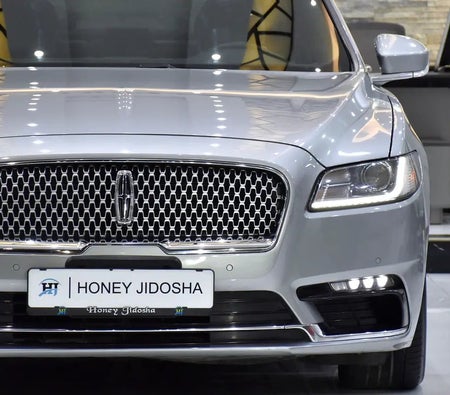 Silver Lincoln Continental Premiere 2020 Silver Lincoln Continental Premiere 2020