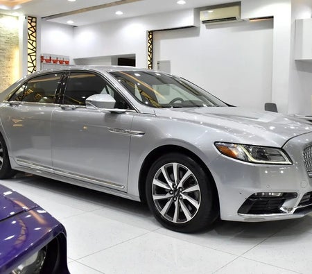 Silver Lincoln Continental Premiere 2020 Silver Lincoln Continental Premiere 2020