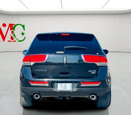 Black Lincoln MKS 2011
