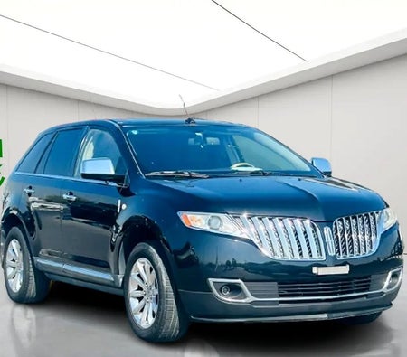 Lincoln MKS 2011, photo 2 of 4