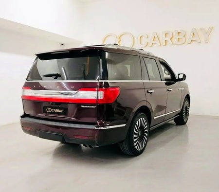 Burgundy Lincoln Navigator Presidential 2019