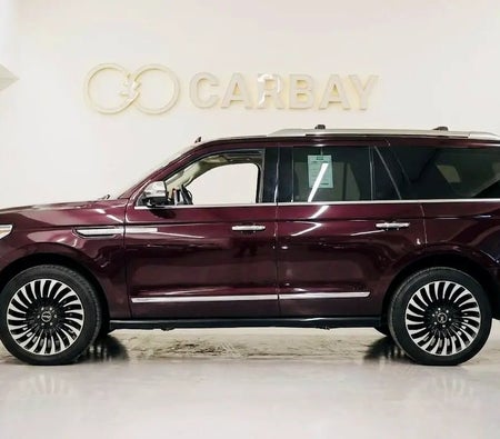 Burgundy Lincoln Navigator Presidential 2019