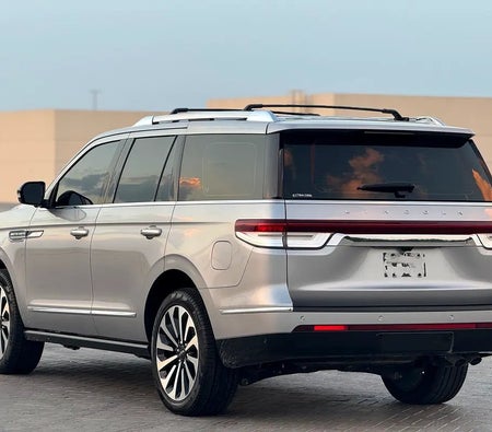 Silber Lincoln Navigator Standard 2024 Silber Lincoln Navigator Standard 2024
