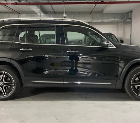 Black Mercedes Benz GLB 200 AMG PREMIUM + 2026