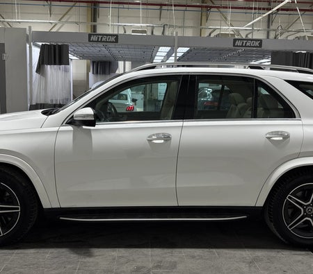 White Mercedes Benz GLE 450 4Matic 2024 White Mercedes Benz GLE 450 4Matic 2024