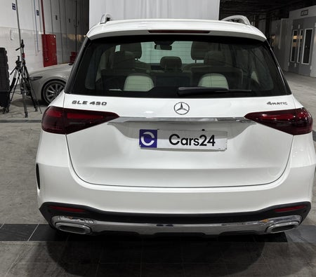 White Mercedes Benz GLE 450 4Matic 2024