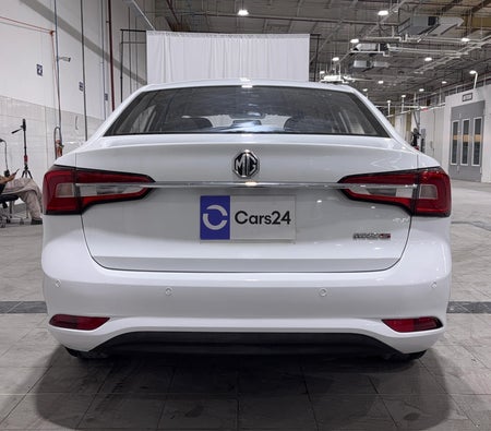 White MG 5 STD 2022