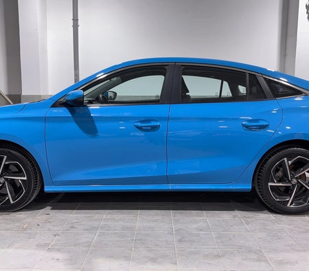 Blau MG GT Luxury 2024 Blau MG GT Luxury 2024
