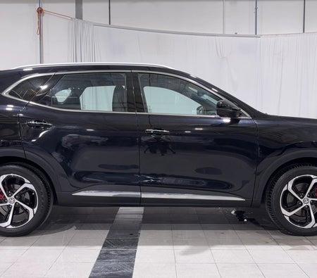 Black MG HS LUXURY TROPHY 2024