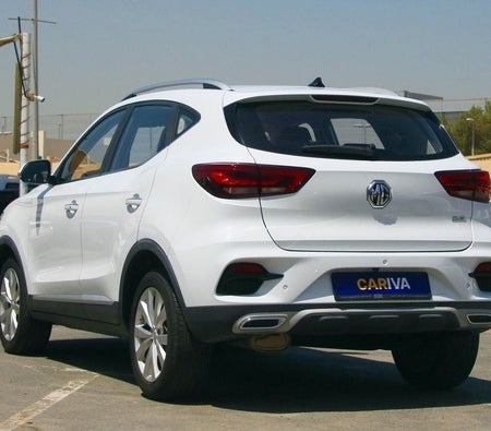 Белый MG ZS 2023 год