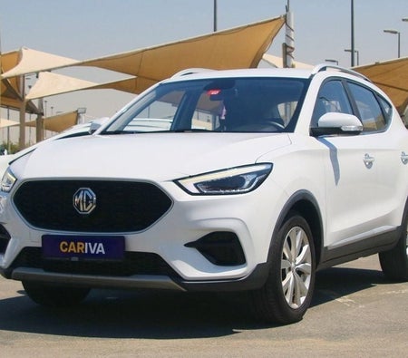 Белый MG ZS 2023 год