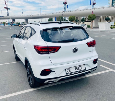 Белый MG ZS 2025 год