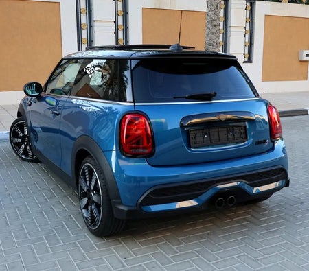 Mini Cooper S 2024, photo 3 of 4