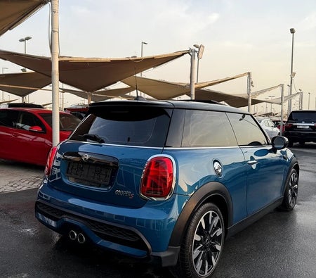 Blue Mini Cooper S 2022