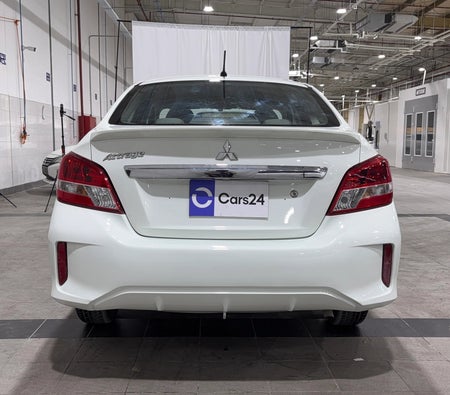 Blanc Mitsubishi Attrage GLX HIGHLINE 2023