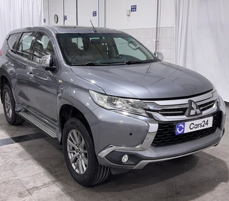 Gris Mitsubishi Montero Sport GLS MID 2019 Gris Mitsubishi Montero Sport GLS MID 2019