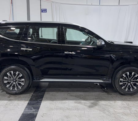 Black Mitsubishi Montero Sport GLS PREMIUM 2023