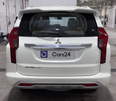 Blanc Mitsubishi Montero Sport GLS PREMIUM 2023