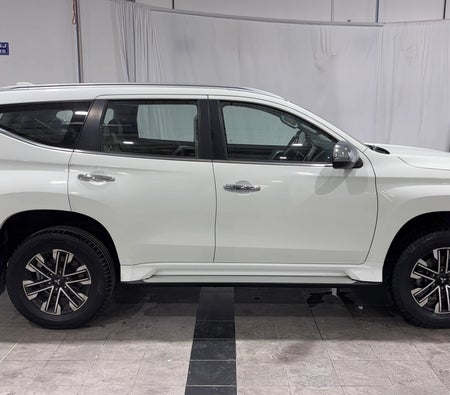 أبيض ميتسوبيشي Montero Sport GLS PREMIUM 2022