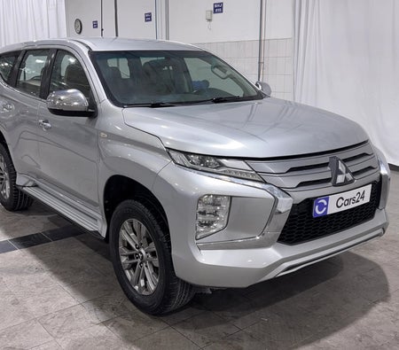 Silber Mitsubishi Montero Sport GLX 2022 Silber Mitsubishi Montero Sport GLX 2022
