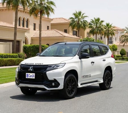 White Mitsubishi Montero Sport SIGNATURE 2019 White Mitsubishi Montero Sport SIGNATURE 2019