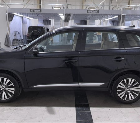 Schwarz Mitsubishi Outlander GLX MID LINE 2022