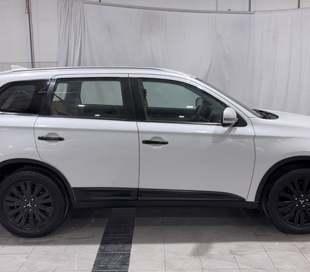 White Mitsubishi Outlander GLX MID LINE 2023