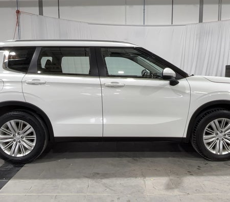 White Mitsubishi Outlander GLX MID LINE 2023 White Mitsubishi Outlander GLX MID LINE 2023