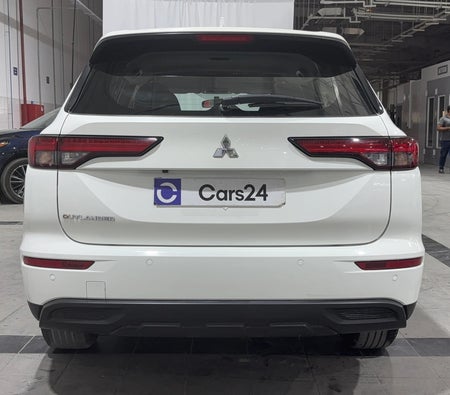 White Mitsubishi Outlander GLX MID LINE 2023 White Mitsubishi Outlander GLX MID LINE 2023