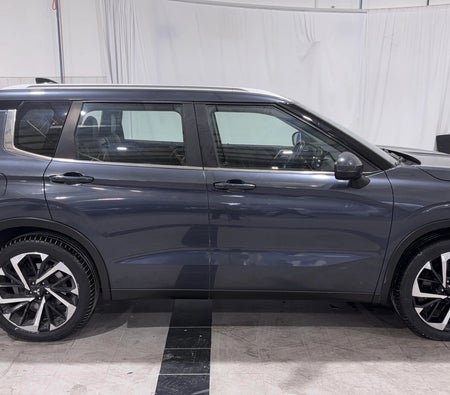 رمادي ميتسوبيشي Outlander H/L SYNTHETIC LEATHER WITH SUNROOF 2025