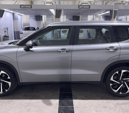 Grijs Mitsubishi Outlander H/L SYNTHETICS LEATHER WITH SUNROOF 2023