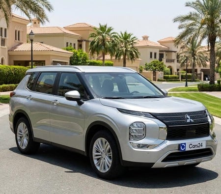 Серебро Mitsubishi Outlander MIDLINE 2025 год Серебро Mitsubishi Outlander MIDLINE 2025 год
