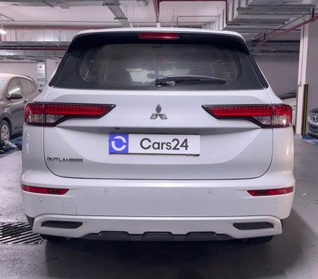 Blanco Mitsubishi Outlander MIDLINE 2025