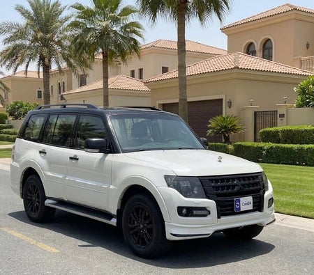 White Mitsubishi Pajero GLS HIGHLINE SIGNATURE EDITION 2020 White Mitsubishi Pajero GLS HIGHLINE SIGNATURE EDITION 2020
