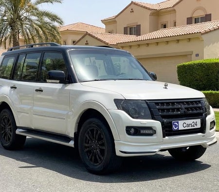 Weiß Mitsubishi Pajero GLS HIGHLINE SIGNATURE EDITION 2020 Weiß Mitsubishi Pajero GLS HIGHLINE SIGNATURE EDITION 2020
