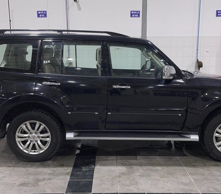 Black Mitsubishi Pajero GLS HIGHLINE 2020 Black Mitsubishi Pajero GLS HIGHLINE 2020