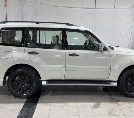 White Mitsubishi Pajero GLS TOP 2020 White Mitsubishi Pajero GLS TOP 2020