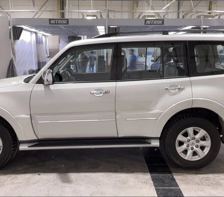 White Mitsubishi Pajero GLS 2022