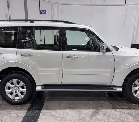 White Mitsubishi Pajero GLS 2022