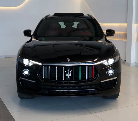 Black Maserati Levante 2019
