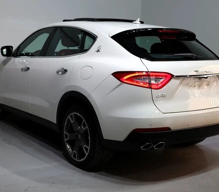 Maserati Levante SQ4 2019, photo 3 of 4