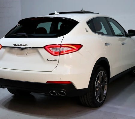 Maserati Levante SQ4 2019, photo 4 of 4