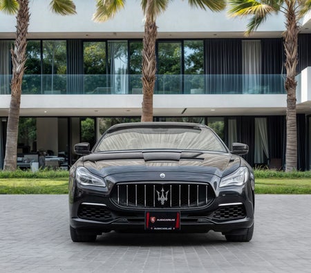 Siyah Maserati Quattroporte Granlusso 2019