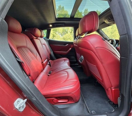 Maserati Levante 2017, photo 4 of 4
