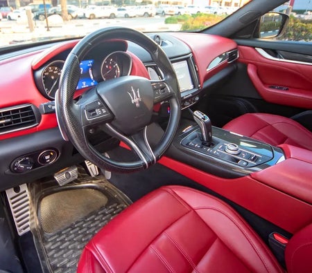Maserati Levante SQ4 2019, photo 3 of 4